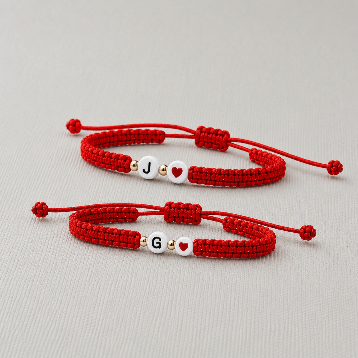 Set Pulseras Iniciales Tejidas Cars red