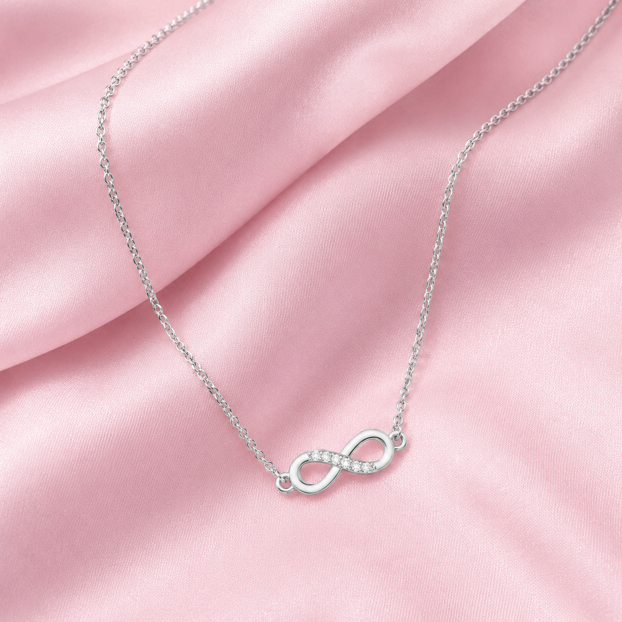 Collar Infinito Belly y Conrad